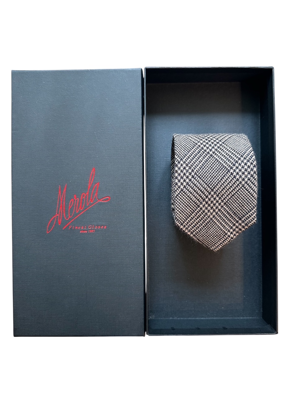 Exclusive archive Ties crafted from 100% pure cashmere hand made in Italy (cm 8,5 x cm 148)