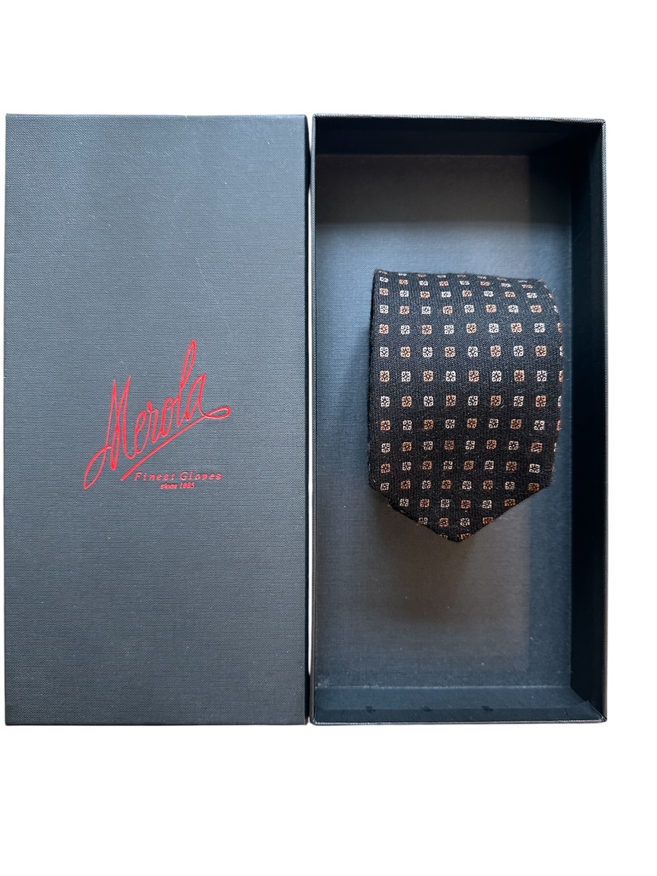 Exclusive archive Ties crafted from 100% pure cashmere hand made in Italy (cm 8,5 x cm 148)